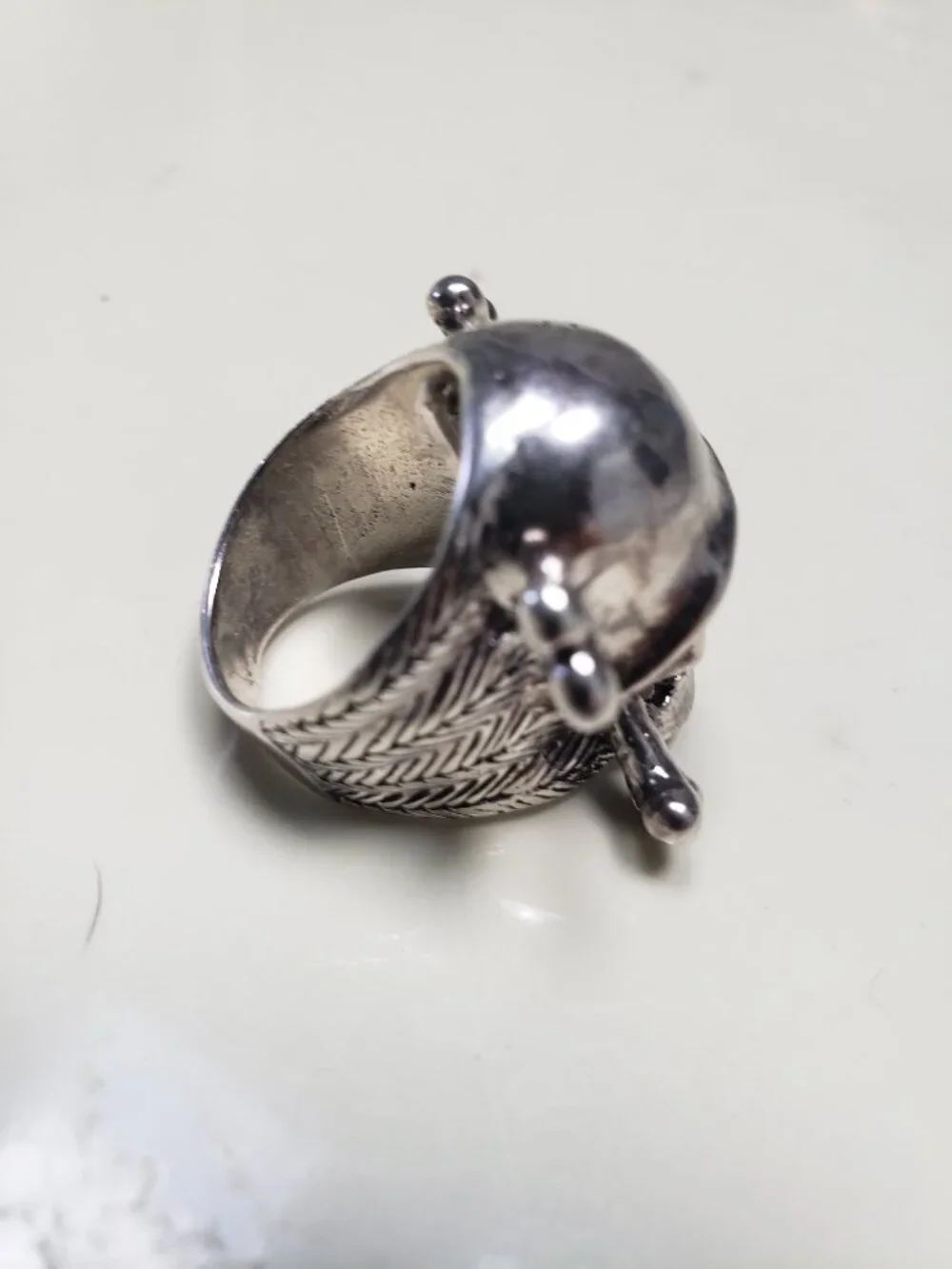 G&S Skull & Crossbones Biker Ring Size 6.25 Silver Tone 1987 vintage